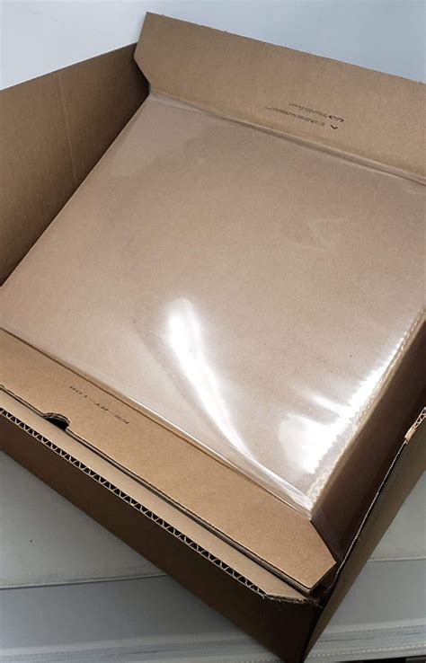 laptop shipping box with foam.